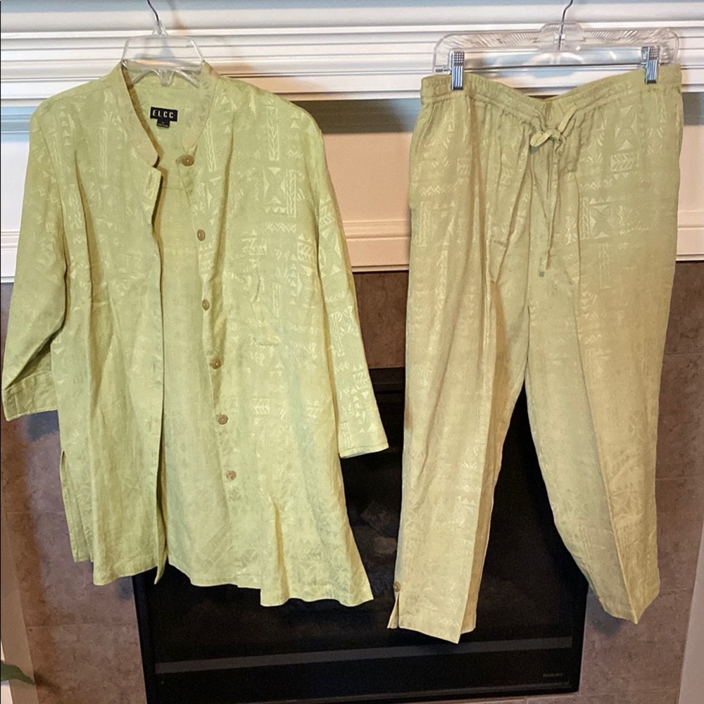 ELCC Light Green Button-Up Top and Pants Set.